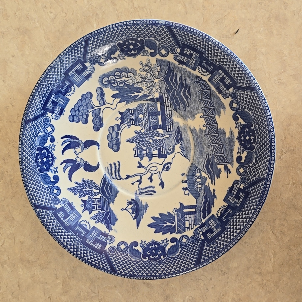 Vintage 9" blue and white willow dinner plate from Japan
